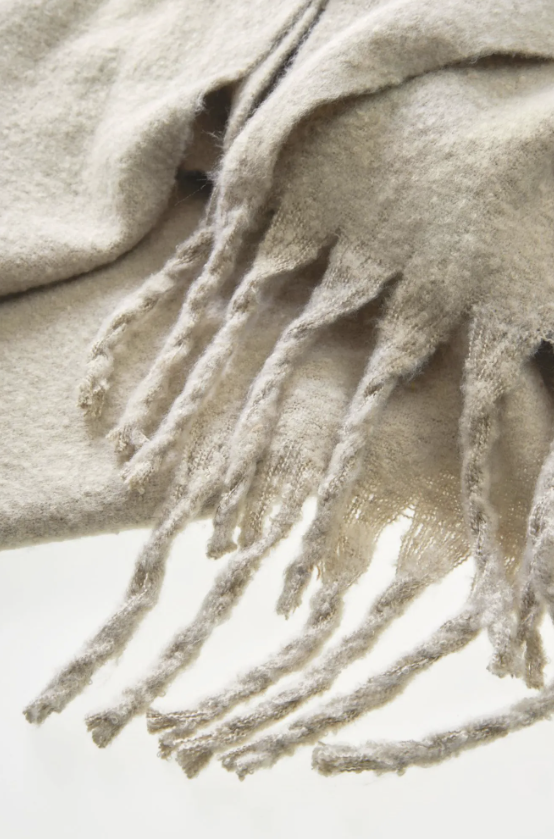 Schöner Wohnen Decke Plenty 140x200 cm Sand – Kuscheldecke mit Fransen, weich & pflegeleicht